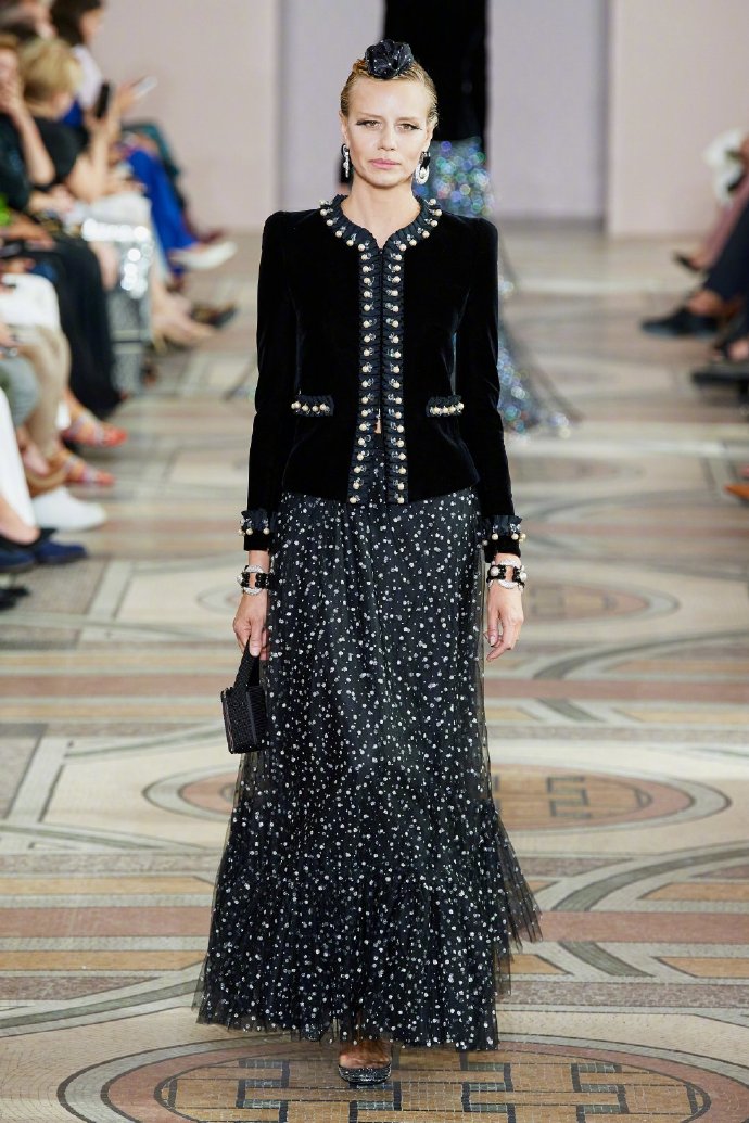 Armani Priv&eacute; 2019秋冬高定礼服图片 3