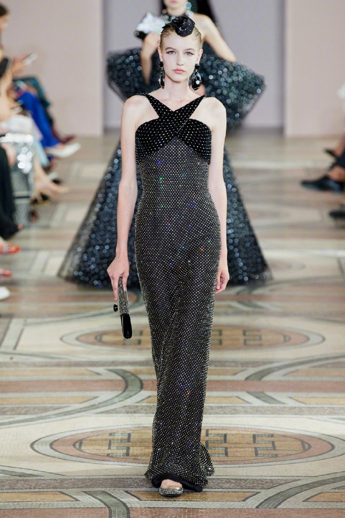 Armani Priv&eacute; 2019秋冬高定礼服图片 7