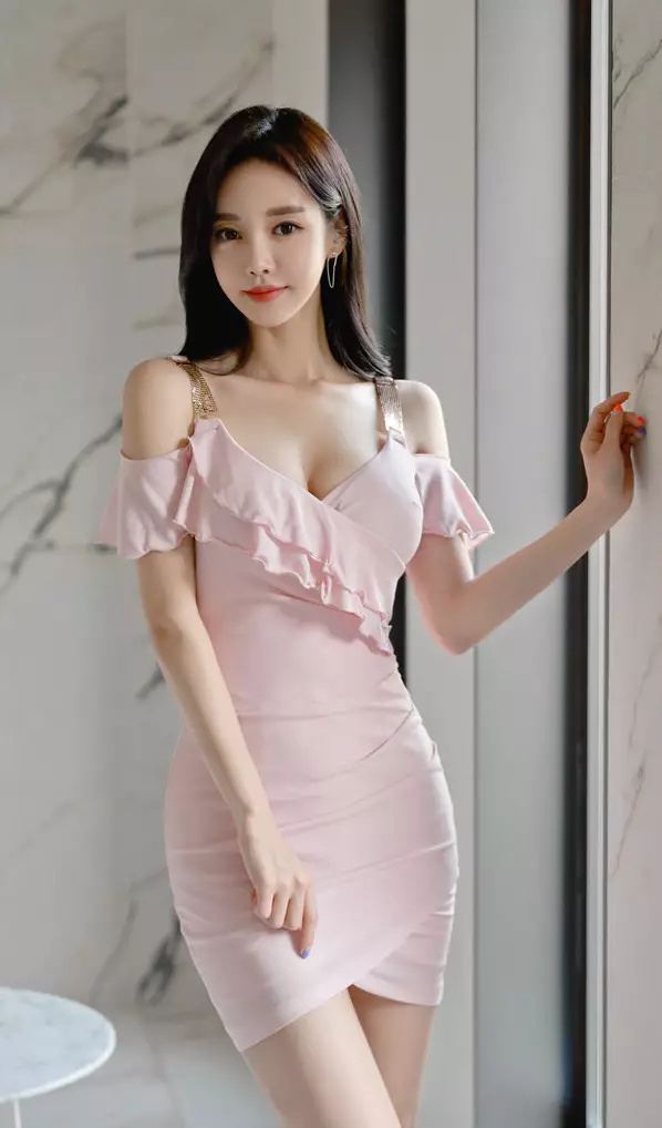 清纯美女模特允珠美照图片