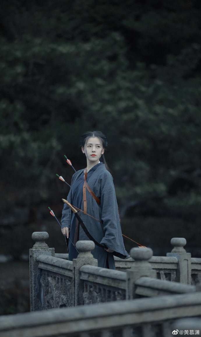 女剑客古装美女图片壁纸 2