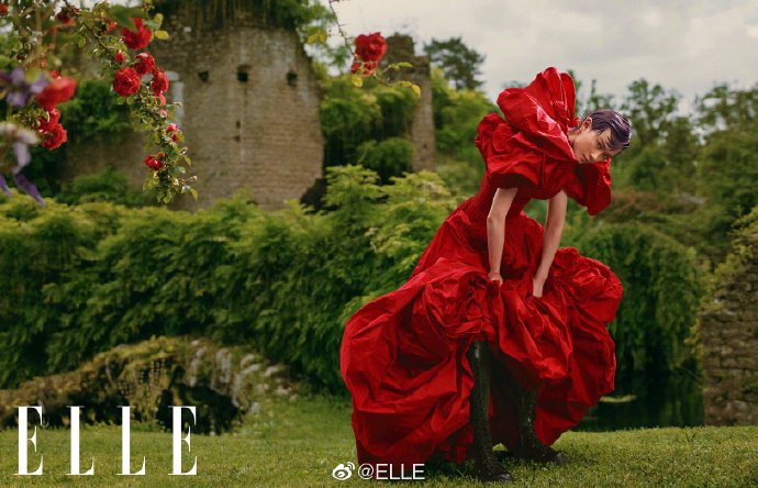 四川美女图片 女明星李宇春《ELLE》8月刊封面图 9