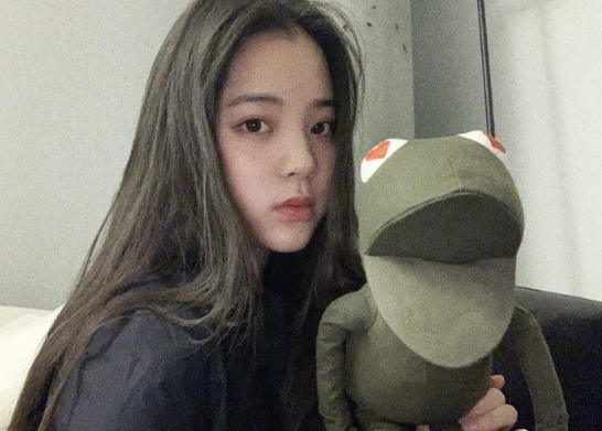 台湾美女图片 短发欧阳娜娜or长发欧阳娜娜你更 2