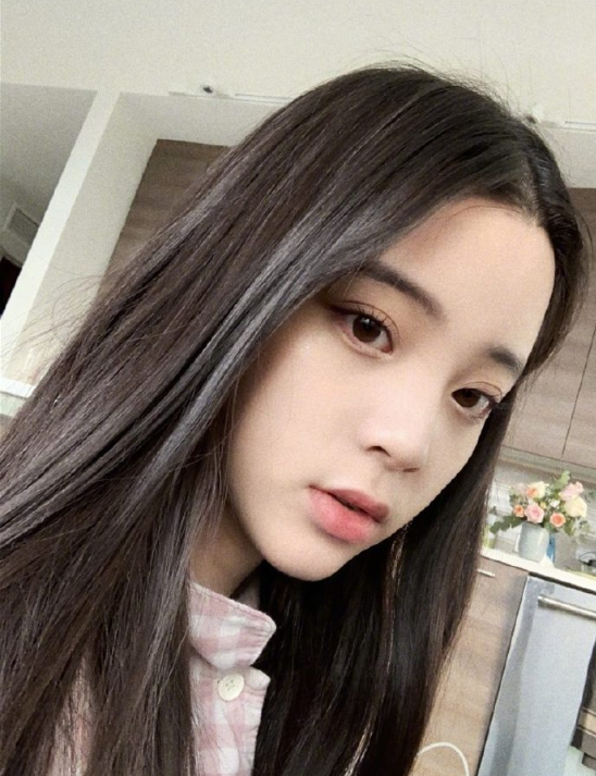 台湾美女图片 短发欧阳娜娜or长发欧阳娜娜你更 6