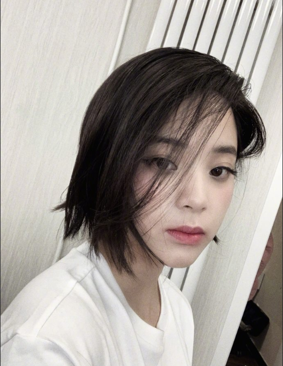 台湾美女图片 短发欧阳娜娜or长发欧阳娜娜你更 8