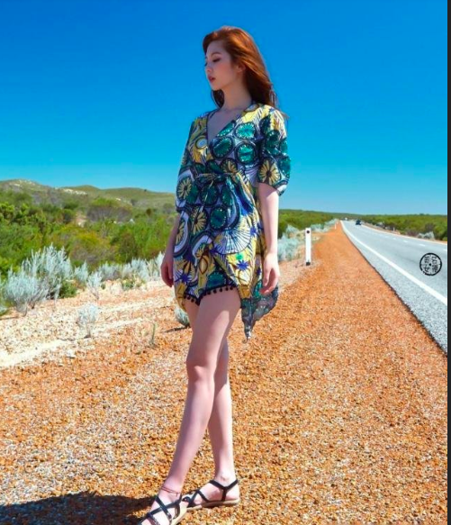 度假风性感泳衣美女图片 2