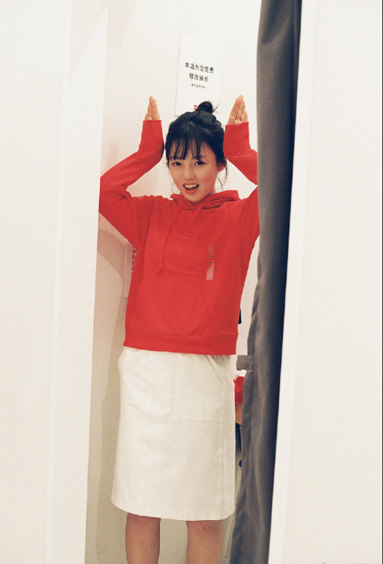格子裙清纯美女纯白图片 10