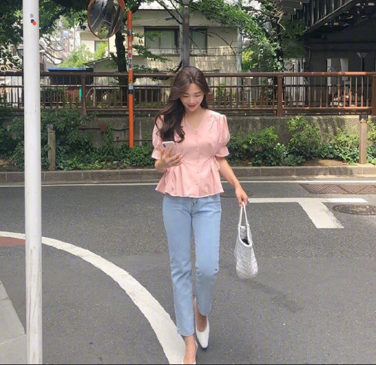 知性美女图片夏日出游轻熟搭 3