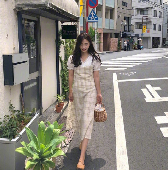 知性美女图片夏日出游轻熟搭 7