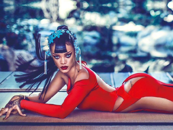 欧美美女图片 欧美女歌手蕾哈娜《时尚芭莎》中 5