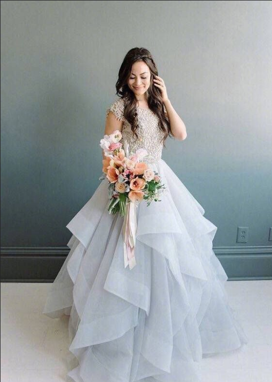 淡蓝色的婚纱图片 好看的美女婚纱照图片 8