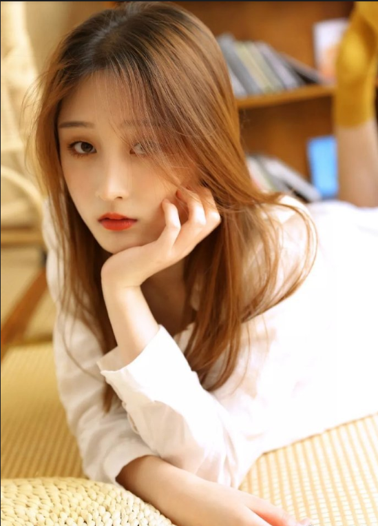 棕色发丝宅男女神图片 清纯美女图片 3