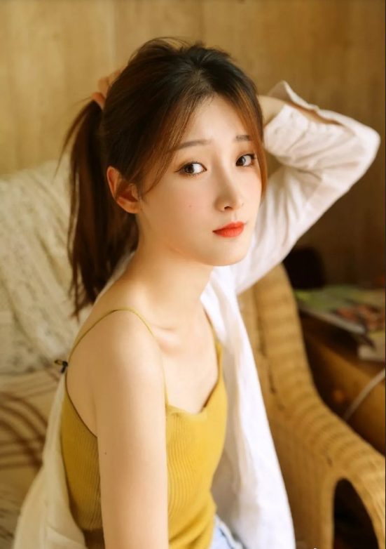 棕色发丝宅男女神图片 清纯美女图片 5