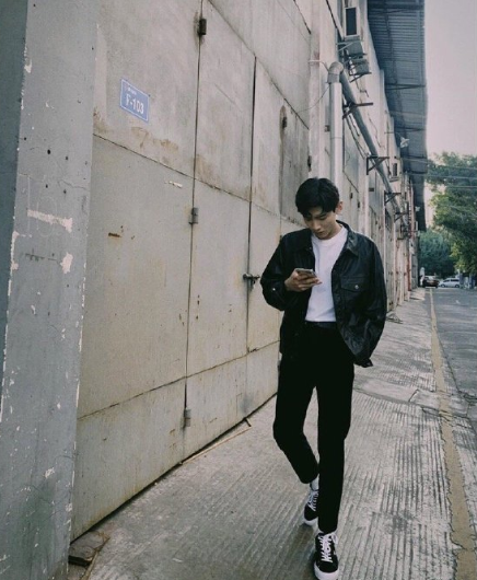 男明星帅哥白敬亭男友风穿搭风格 3