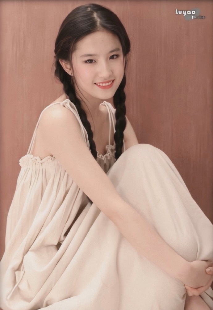 中国美女图片 神仙姐姐刘亦菲麻花辫图片 5