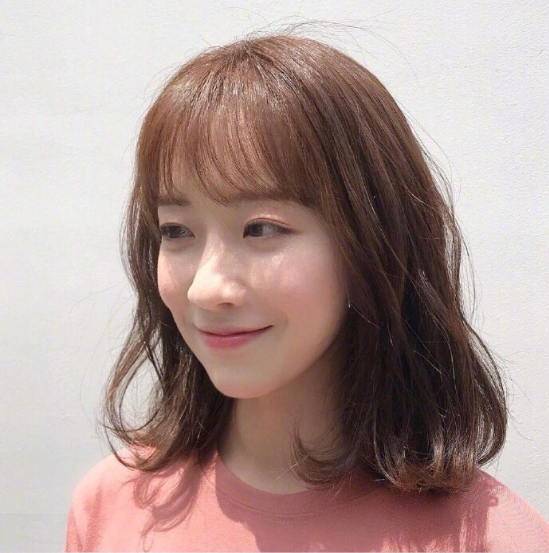 深色系韩式气质美女温柔发型图片 9