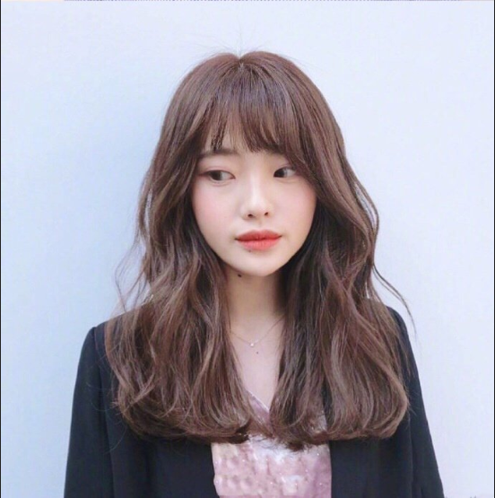 深色系韩式气质美女温柔发型图片 16