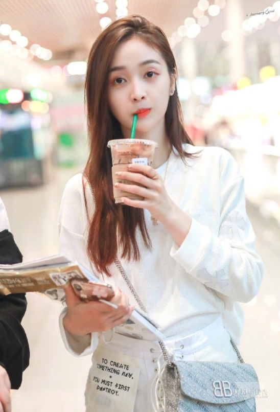 火箭少女101吴宣仪清新甜美美女图片 4