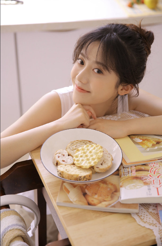 清纯美女图片 丸子头mm张迪鹿白嫩写真图片 9