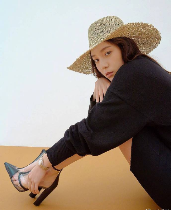 韩国美女图片 韩国女星郑秀晶《ELLE》杂志淡妆出 2