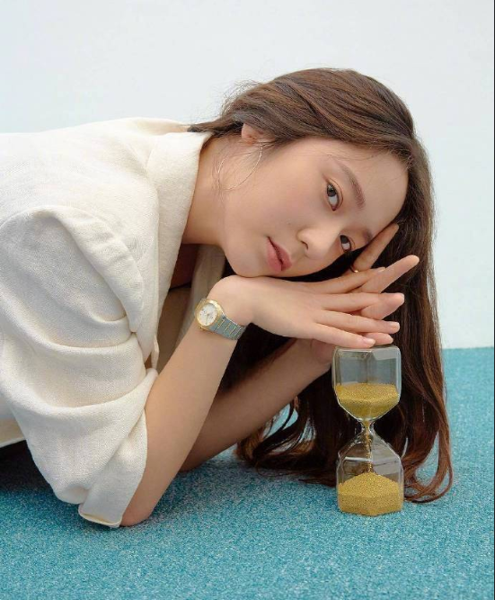 韩国美女图片 韩国女星郑秀晶《ELLE》杂志淡妆出 3