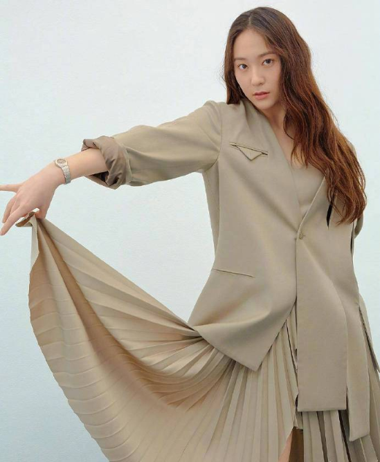 韩国美女图片 韩国女星郑秀晶《ELLE》杂志淡妆出 4