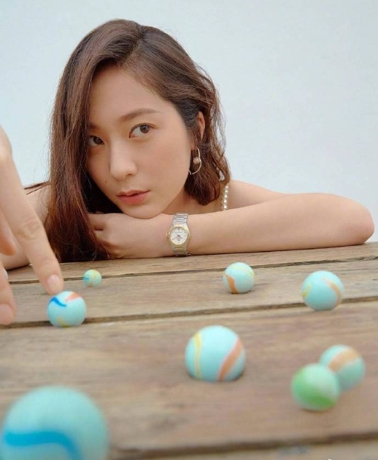 韩国美女图片 韩国女星郑秀晶《ELLE》杂志淡妆出 6