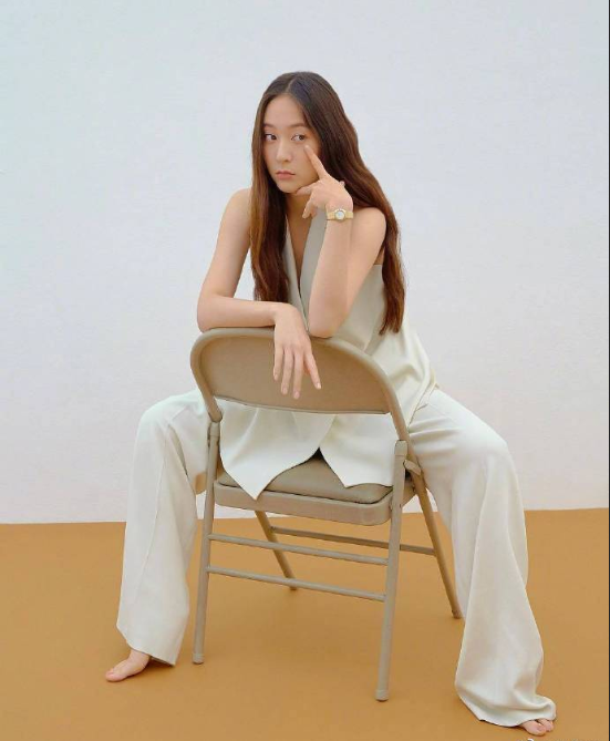 韩国美女图片 韩国女星郑秀晶《ELLE》杂志淡妆出 9