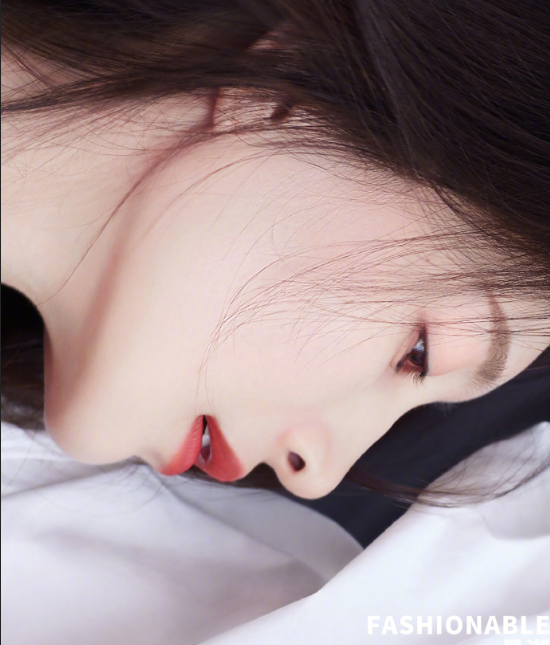 中国美女图片 天鹅颈美女明星江疏影出镜纯白系 3