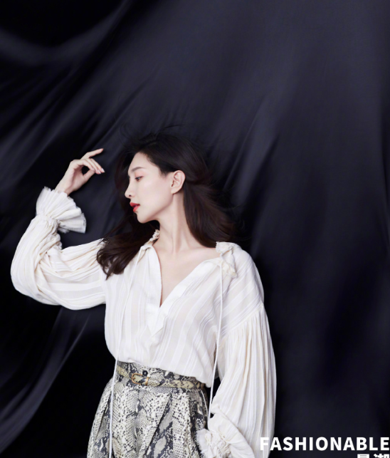 中国美女图片 天鹅颈美女明星江疏影出镜纯白系 7