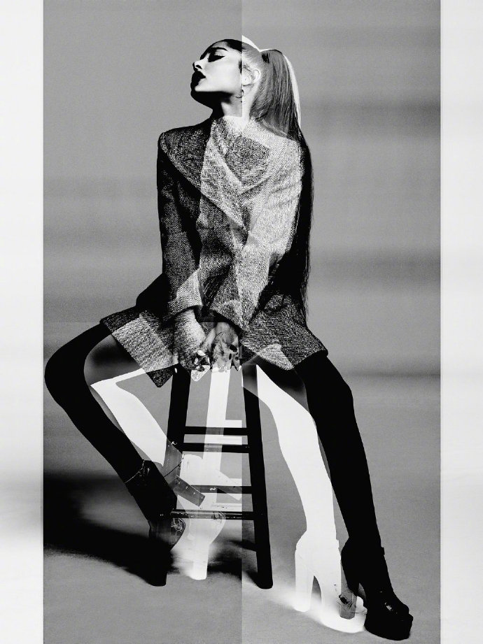 美国美女歌手Ariana Grande《Vogue US》封面图片 欧美 4