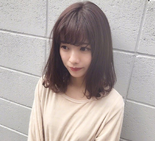 日系齐刘海中长发发型图片 日本美女图片 2