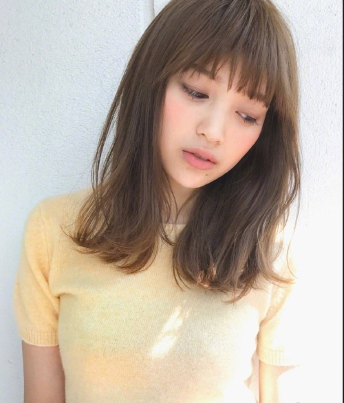 日系齐刘海中长发发型图片 日本美女图片 6