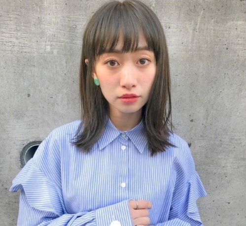 日系齐刘海中长发发型图片 日本美女图片 9