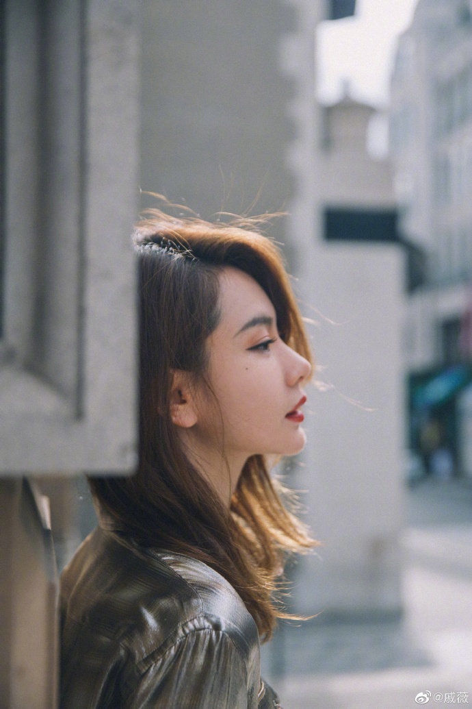 中国美女图片 内地女明星戚薇现身2019温网活动图 2