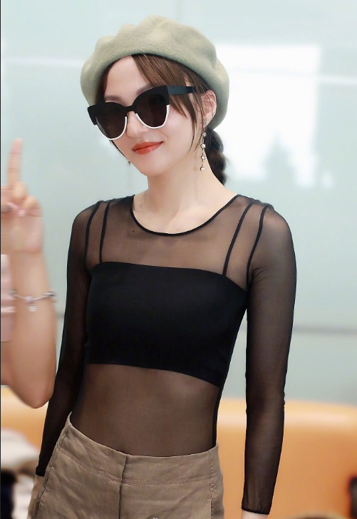 台湾美女图片 台湾小天后张韶涵透视装机场街拍 4