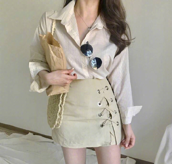 甜美美女小性感的夏日穿搭参考
