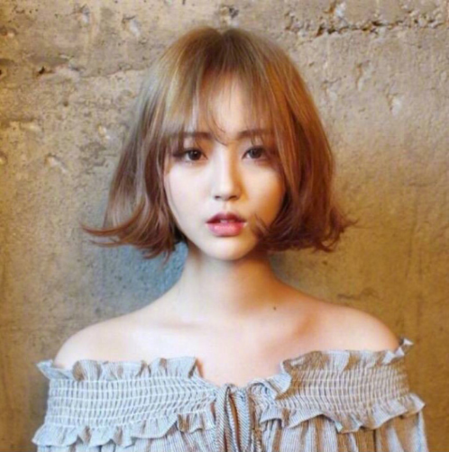 夏日美女显瘦短发发型图片