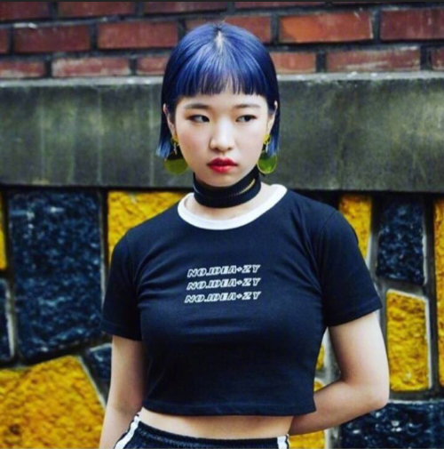 夏日美女显瘦短发发型图片 5