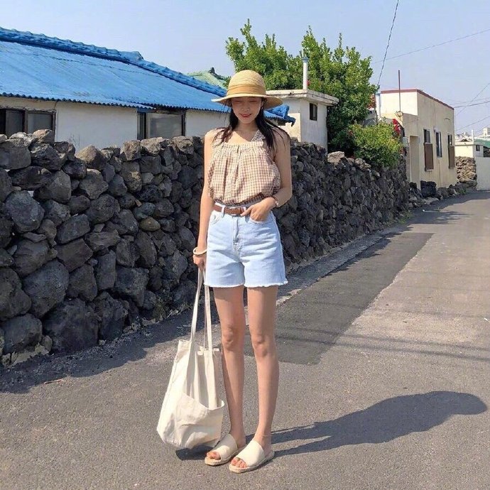 夏日美女图片 清凉少女碎花格子穿搭参考 6
