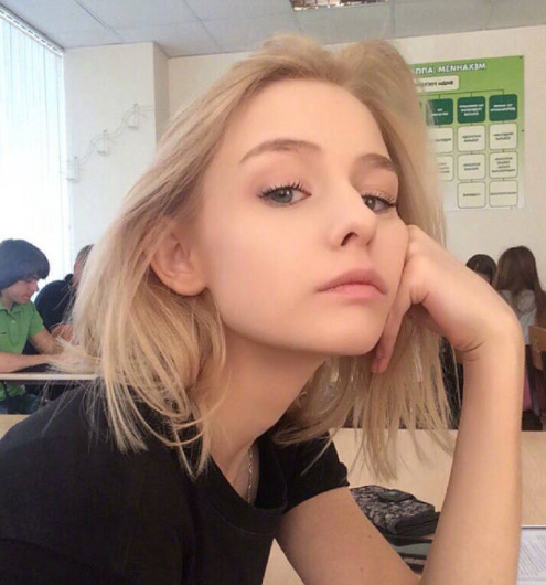 俄罗斯美女图片 00后女孩Alina Kalenich图片 5