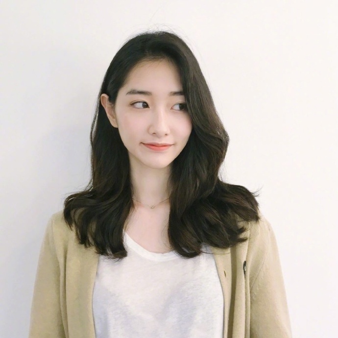 超减龄发型 中长发美女图片 6
