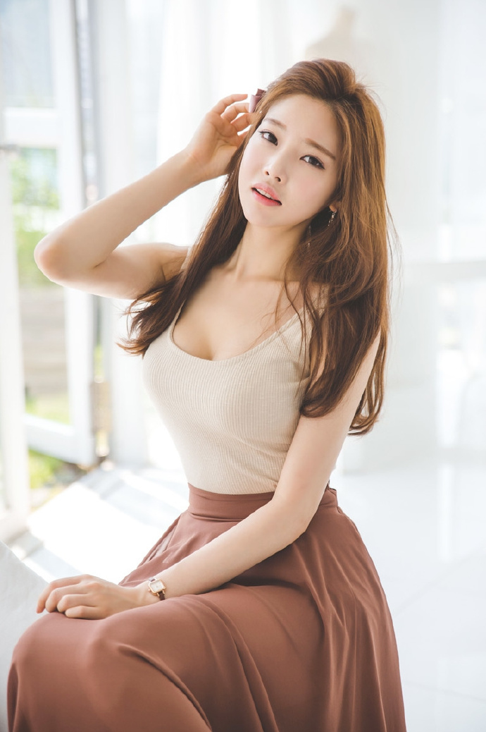 魔鬼身材天使脸蛋的清纯美女图片 3
