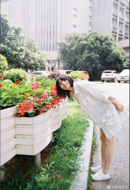 清纯美女图片 午后阳光下的森系美女图片 4