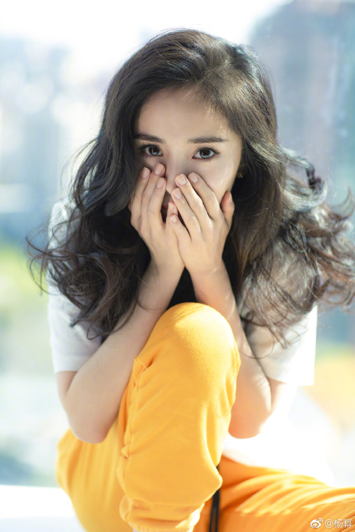 中国美女图片 大幂幂杨幂剪刀手自拍照图片 7
