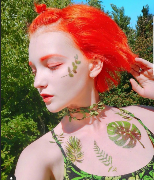 乌克兰美女图片 乌克兰女孩Katie Westwood彩虹发色 5