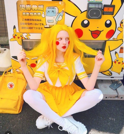 乌克兰美女图片 乌克兰女孩Katie Westwood彩虹发色 8