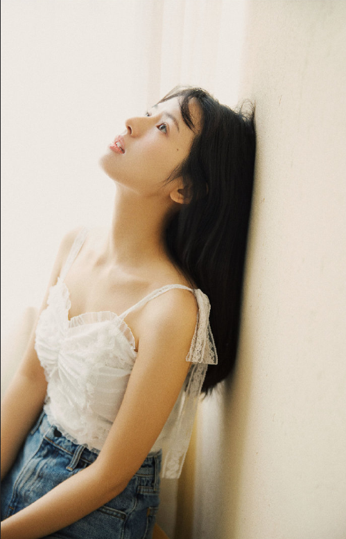 清纯美女夏日写真图片 阳光美女图片 4