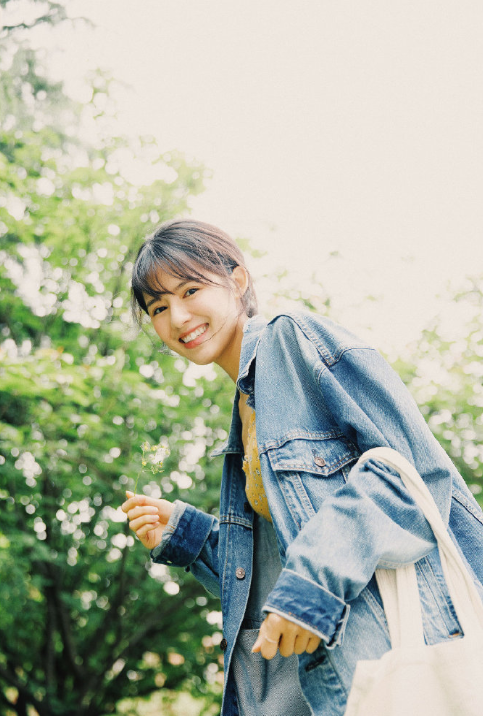 清纯美女夏日写真图片 阳光美女图片 13