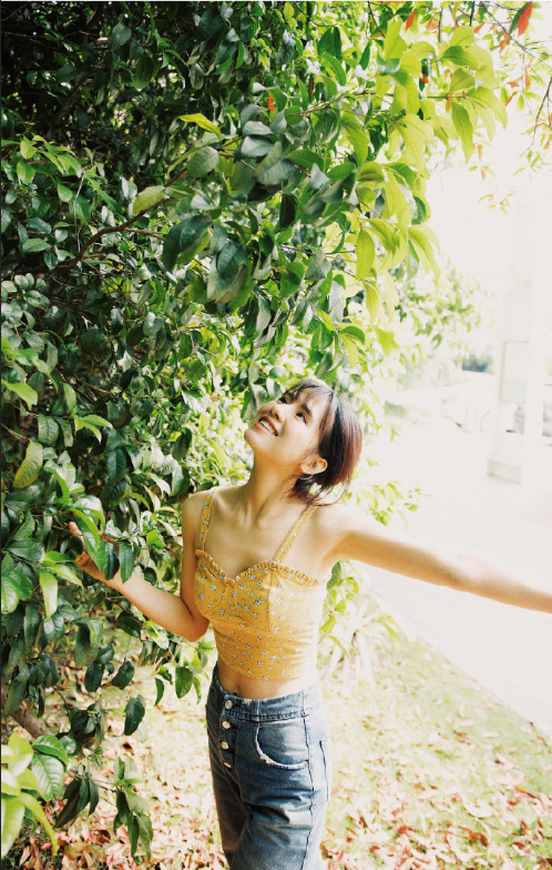 清纯美女夏日写真图片 阳光美女图片 14