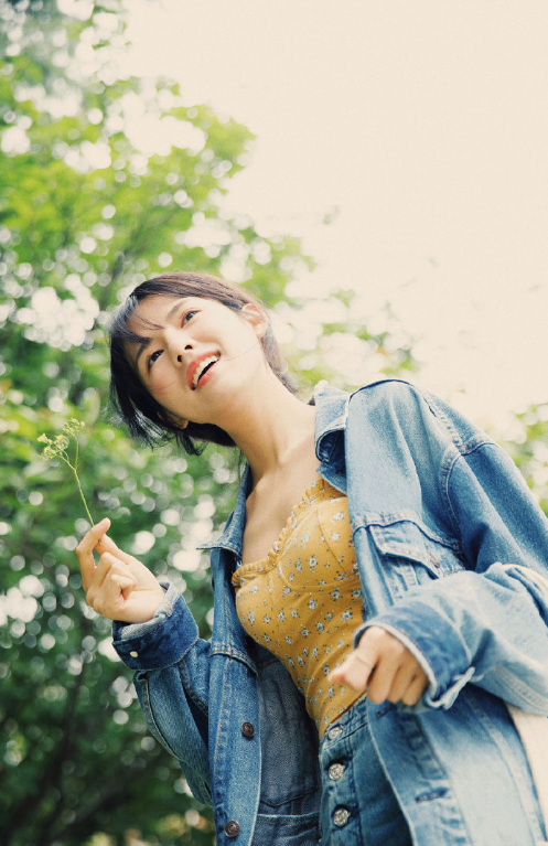 清纯美女夏日写真图片 阳光美女图片 15